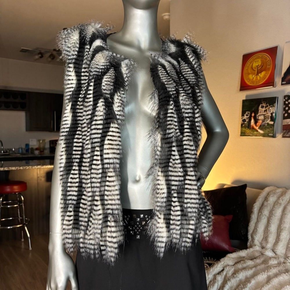 Vintage Mossimo Y2K Faux Fur Vest Black White Striped L
